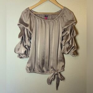 Vince Camuto XS Fawn Satin Top Off Shoulder Whimsical Bubble Sleeves Fairy